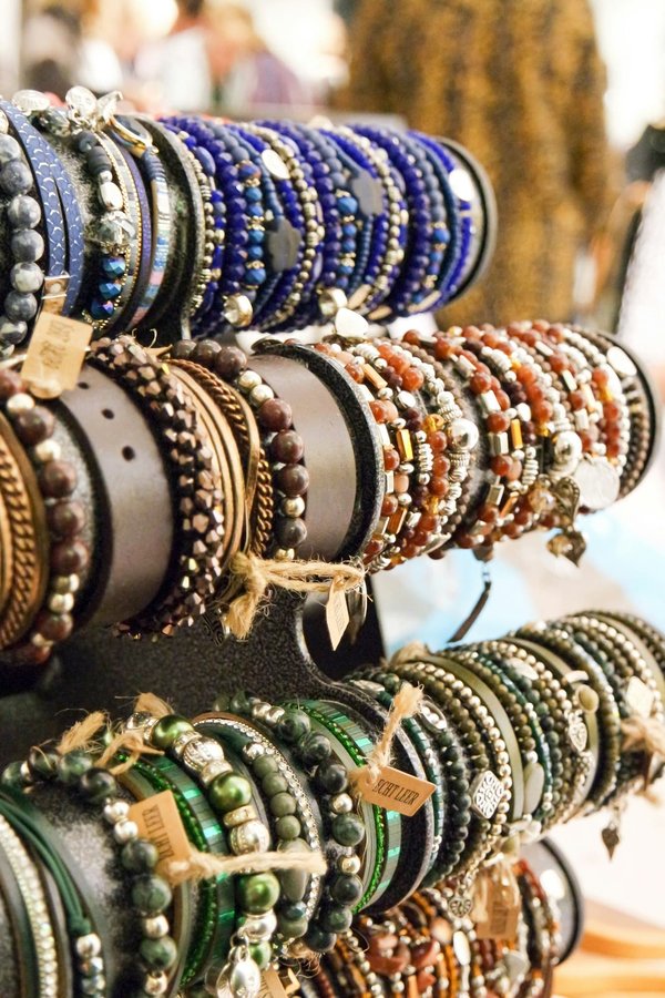 Bijoux et accessoires français faits main: découvrez l'artisanat unique