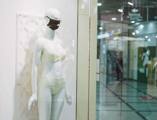 Découvrez les mannequins femme en polystyrène : styles variés à prix doux